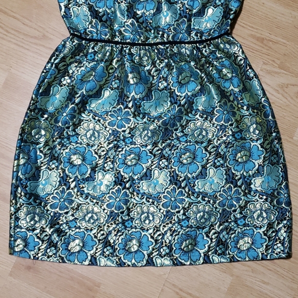 Beautiful dress - Picture 4 of 6